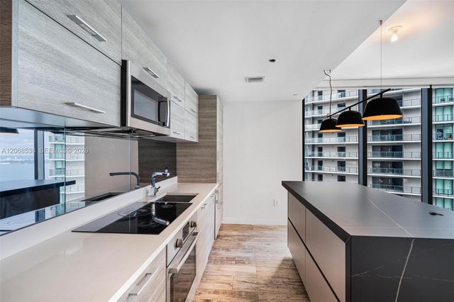 650 NE 32nd Street 4407, Miami, FL 33137