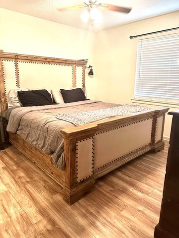 211 W King St, Headland, AL 36345