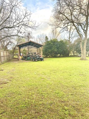 211 W King St, Headland, AL 36345