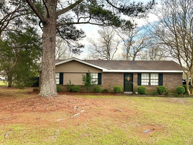 211 W King St, Headland, AL 36345