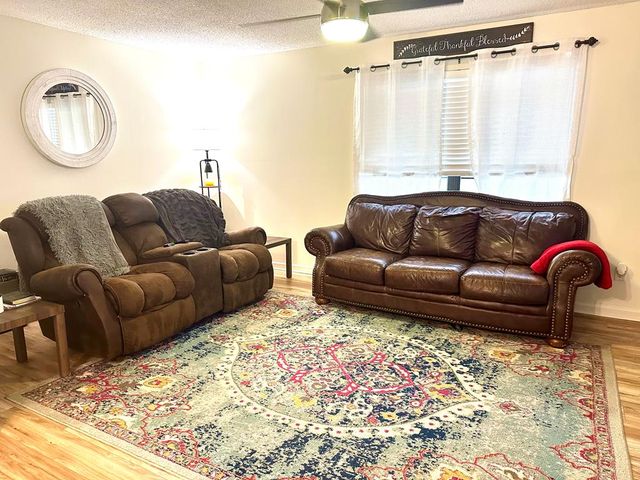 211 W King St, Headland, AL 36345