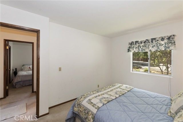 1096 Nadelhorn Drive, Lake Arrowhead, CA 92352