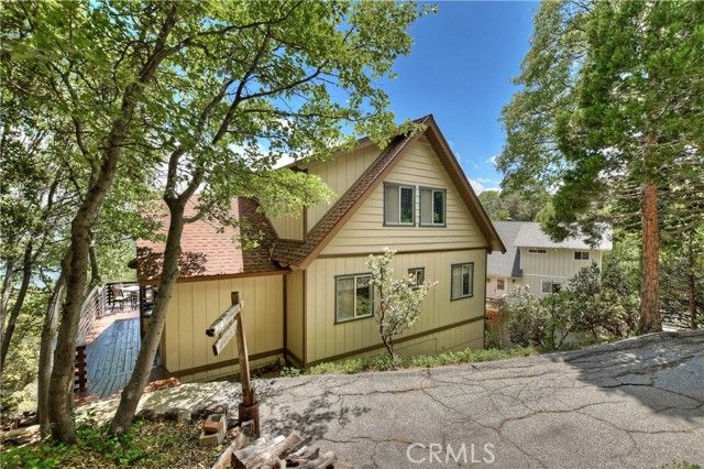 1096 Nadelhorn Drive, Lake Arrowhead, CA 92352