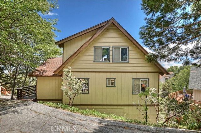 1096 Nadelhorn Drive, Lake Arrowhead, CA 92352