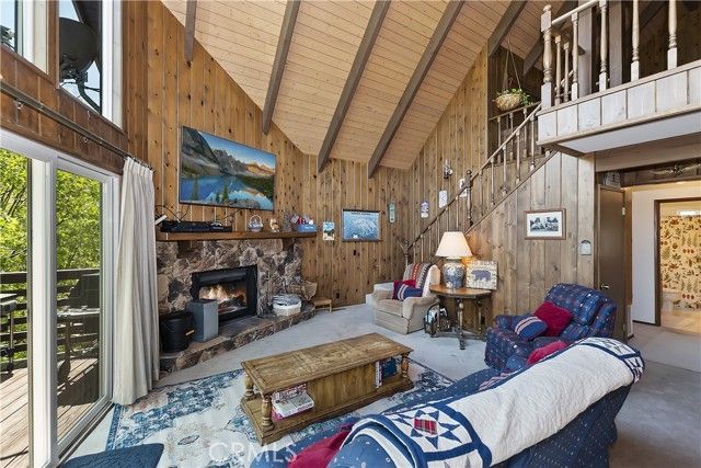 1096 Nadelhorn Drive, Lake Arrowhead, CA 92352