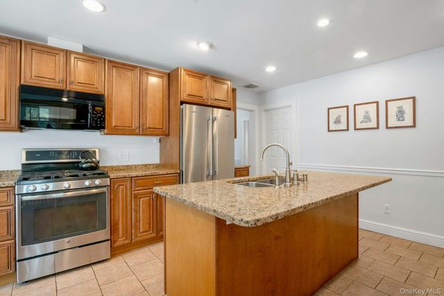 25 Maple Road, Briarcliff Manor, NY 10510