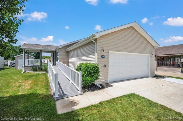 289 Pompano Court, Lapeer, MI 48446