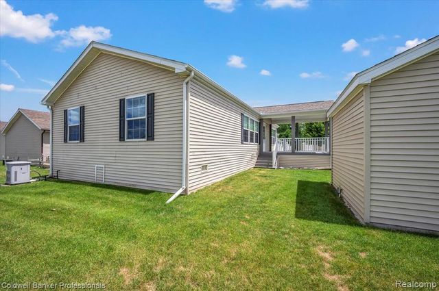 289 Pompano Court, Lapeer, MI 48446