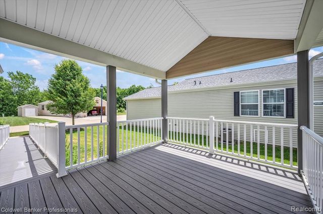 289 Pompano Court, Lapeer, MI 48446