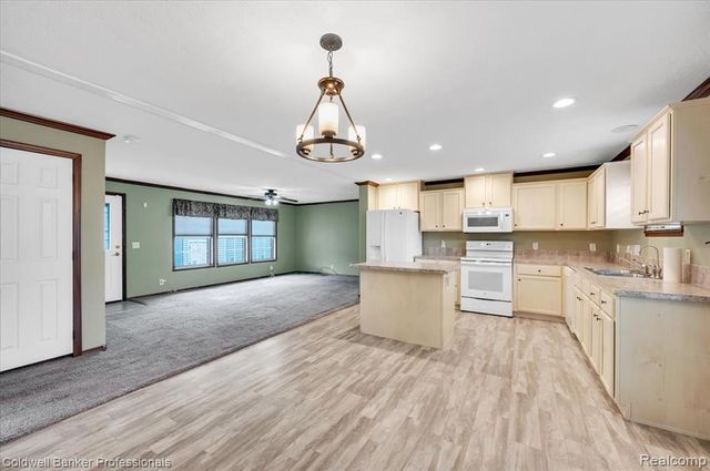 289 Pompano Court, Lapeer, MI 48446