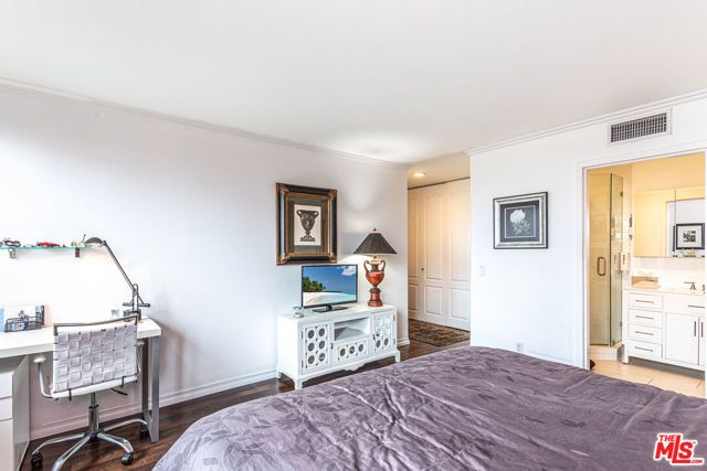 100 S Doheny Drive 516, Los Angeles, CA 90048