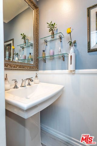 100 S Doheny Drive 516, Los Angeles, CA 90048