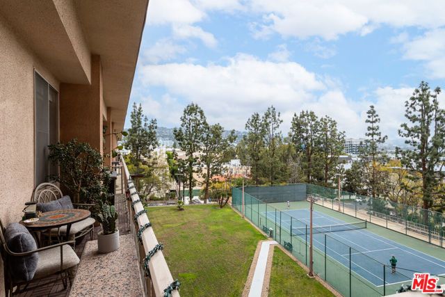 100 S Doheny Drive 516, Los Angeles, CA 90048