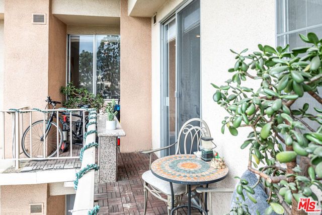 100 S Doheny Drive 516, Los Angeles, CA 90048