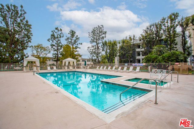 100 S Doheny Drive 516, Los Angeles, CA 90048