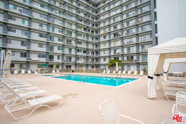 100 S Doheny Drive 516, Los Angeles, CA 90048