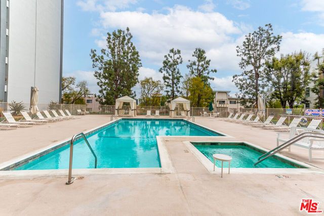 100 S Doheny Drive 516, Los Angeles, CA 90048