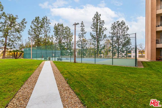 100 S Doheny Drive 516, Los Angeles, CA 90048