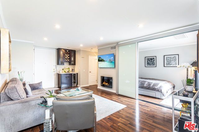 100 S Doheny Drive 516, Los Angeles, CA 90048