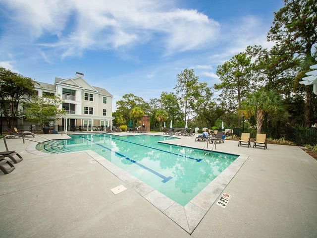 130 River Landing Drive 12204, Charleston, SC 29492