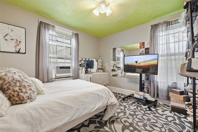 91 Rockaway Avenue, Rockville Centre, NY 11570