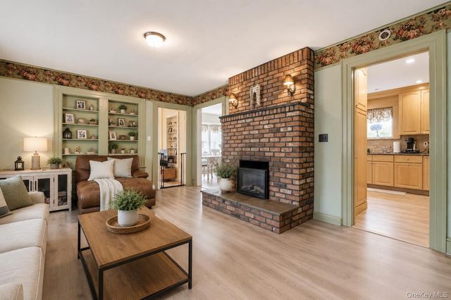 91 Rockaway Avenue, Rockville Centre, NY 11570