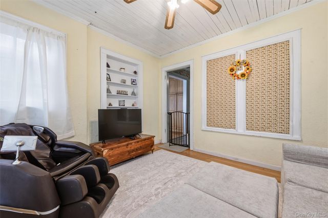 91 Rockaway Avenue, Rockville Centre, NY 11570