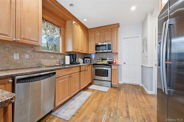91 Rockaway Avenue, Rockville Centre, NY 11570