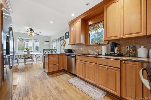 91 Rockaway Avenue, Rockville Centre, NY 11570