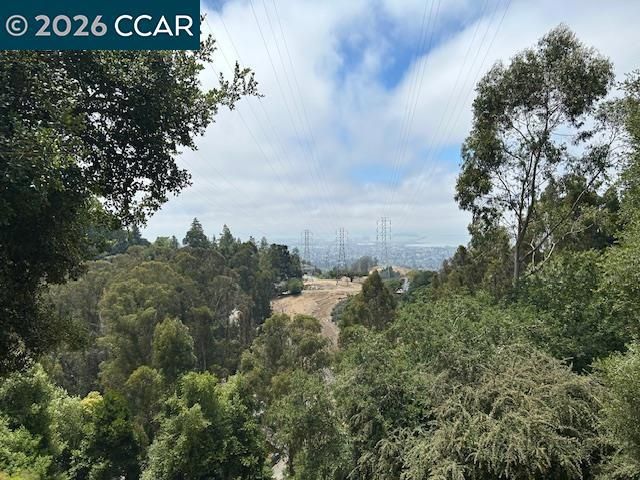 6201 Skyline Blvd, Oakland, CA 94611