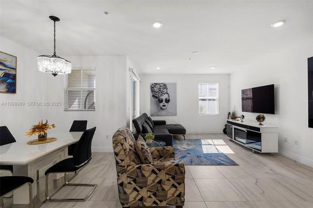 17042 SW 1st St, Pembroke Pines, FL 33027