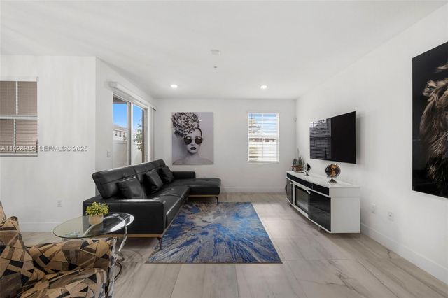 17042 SW 1st St, Pembroke Pines, FL 33027