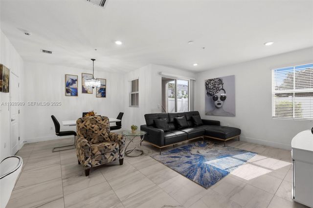 17042 SW 1st St, Pembroke Pines, FL 33027