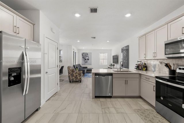 17042 SW 1st St, Pembroke Pines, FL 33027