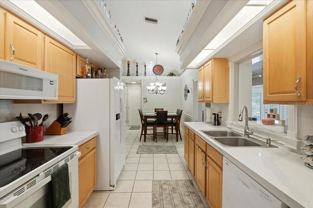 173 WHITE CLIFF BOULEVARD, Auburndale, FL 33823