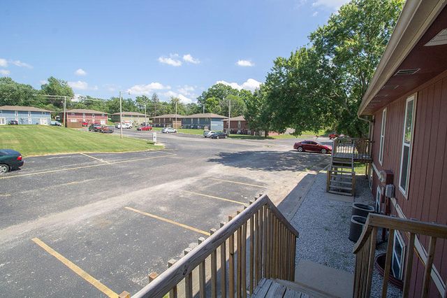 212 WHEATON CT, Columbia, MO 65203