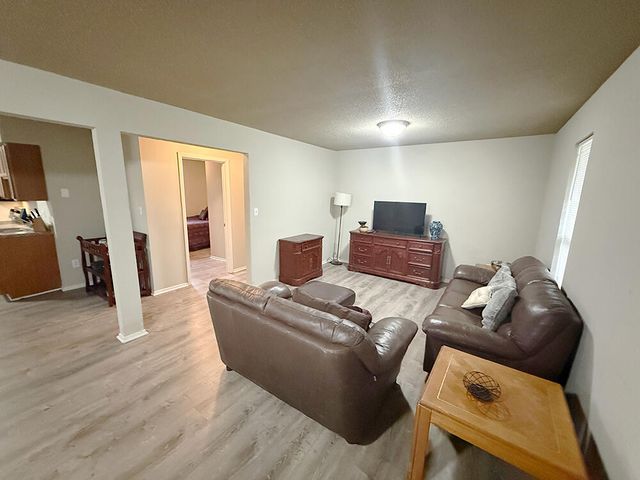 212 WHEATON CT, Columbia, MO 65203