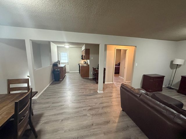 212 WHEATON CT, Columbia, MO 65203