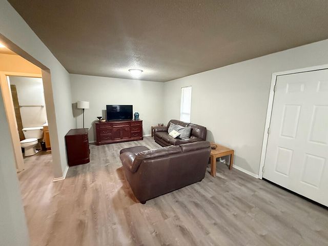 212 WHEATON CT, Columbia, MO 65203