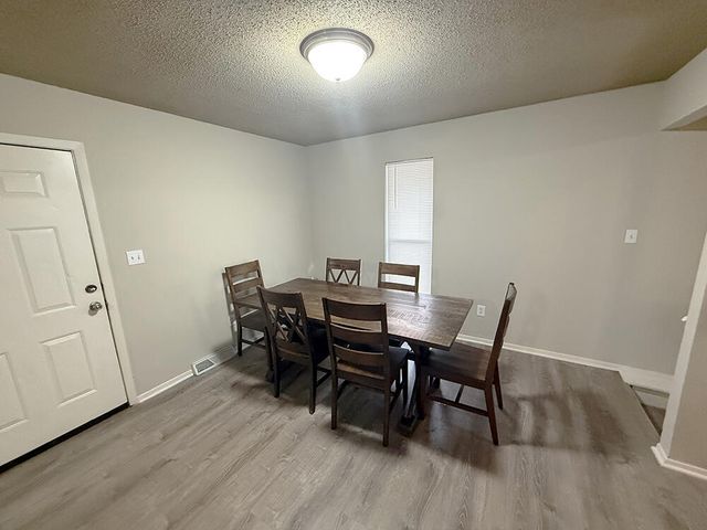 212 WHEATON CT, Columbia, MO 65203