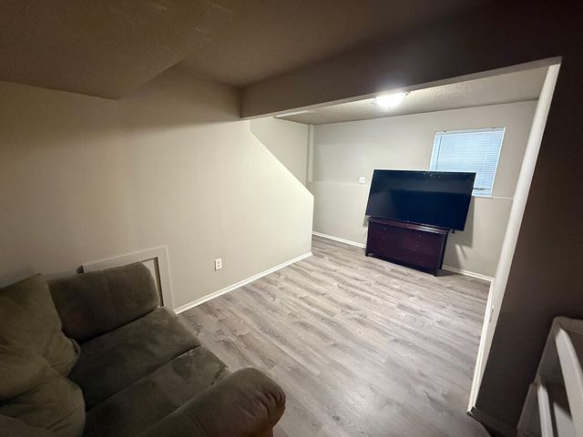 212 WHEATON CT, Columbia, MO 65203