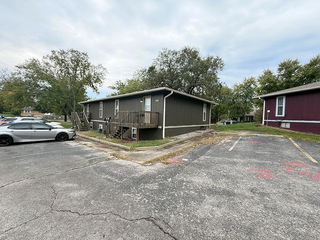 212 WHEATON CT, Columbia, MO 65203