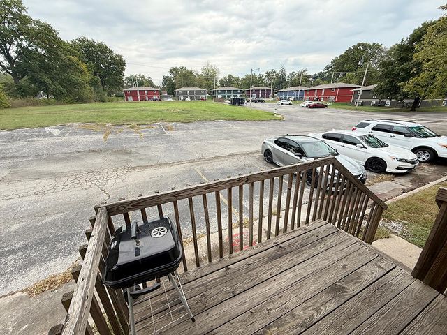 212 WHEATON CT, Columbia, MO 65203