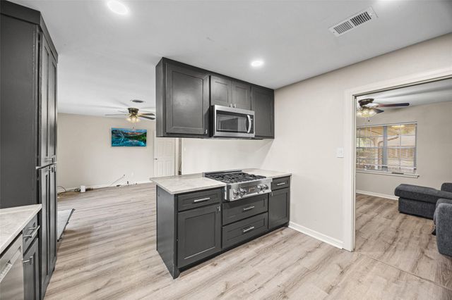 10319 Old Orchard Road, La Porte, TX 77571