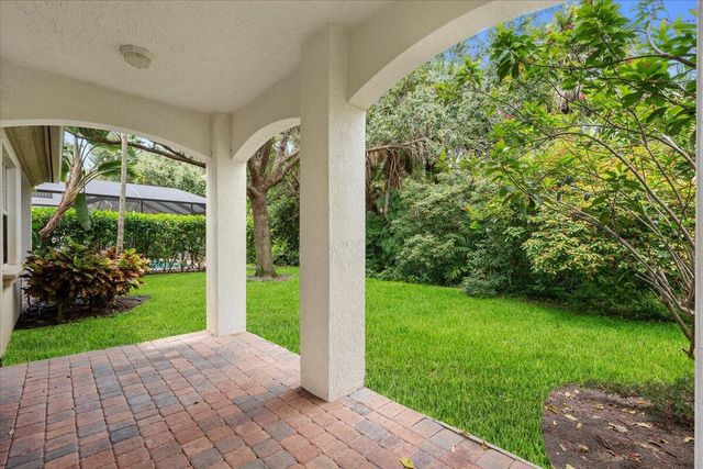 1049 Vintner Boulevard, Palm Beach Gardens, FL 33410
