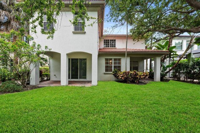 1049 Vintner Boulevard, Palm Beach Gardens, FL 33410