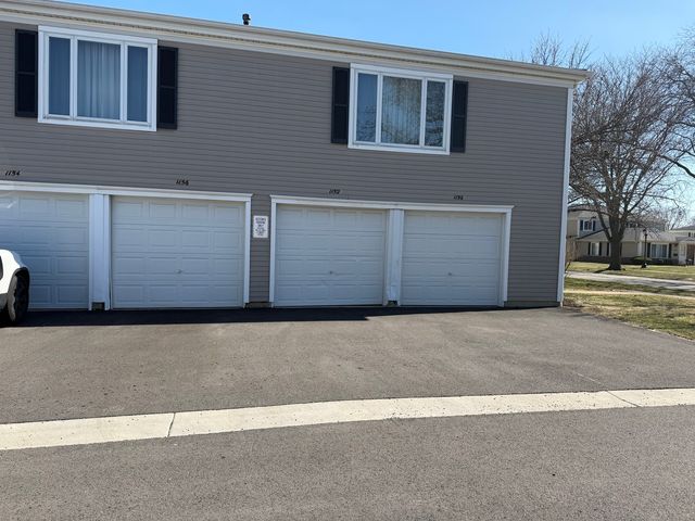 1152 Cove Drive 212B, Prospect Heights, IL 60070