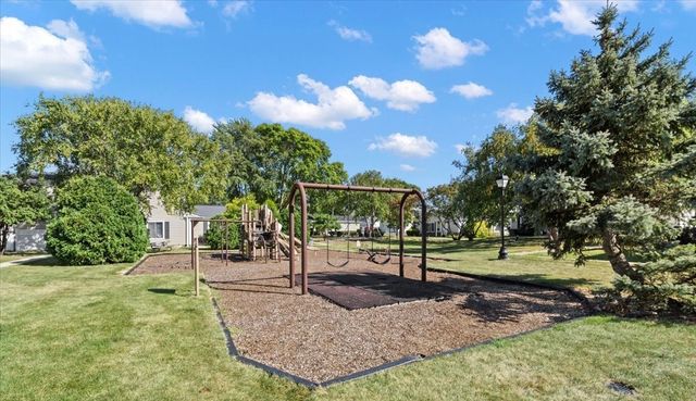 1152 Cove Drive 212B, Prospect Heights, IL 60070