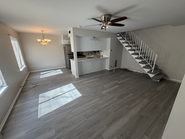 1152 Cove Drive 212B, Prospect Heights, IL 60070