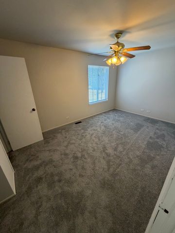 1152 Cove Drive 212B, Prospect Heights, IL 60070